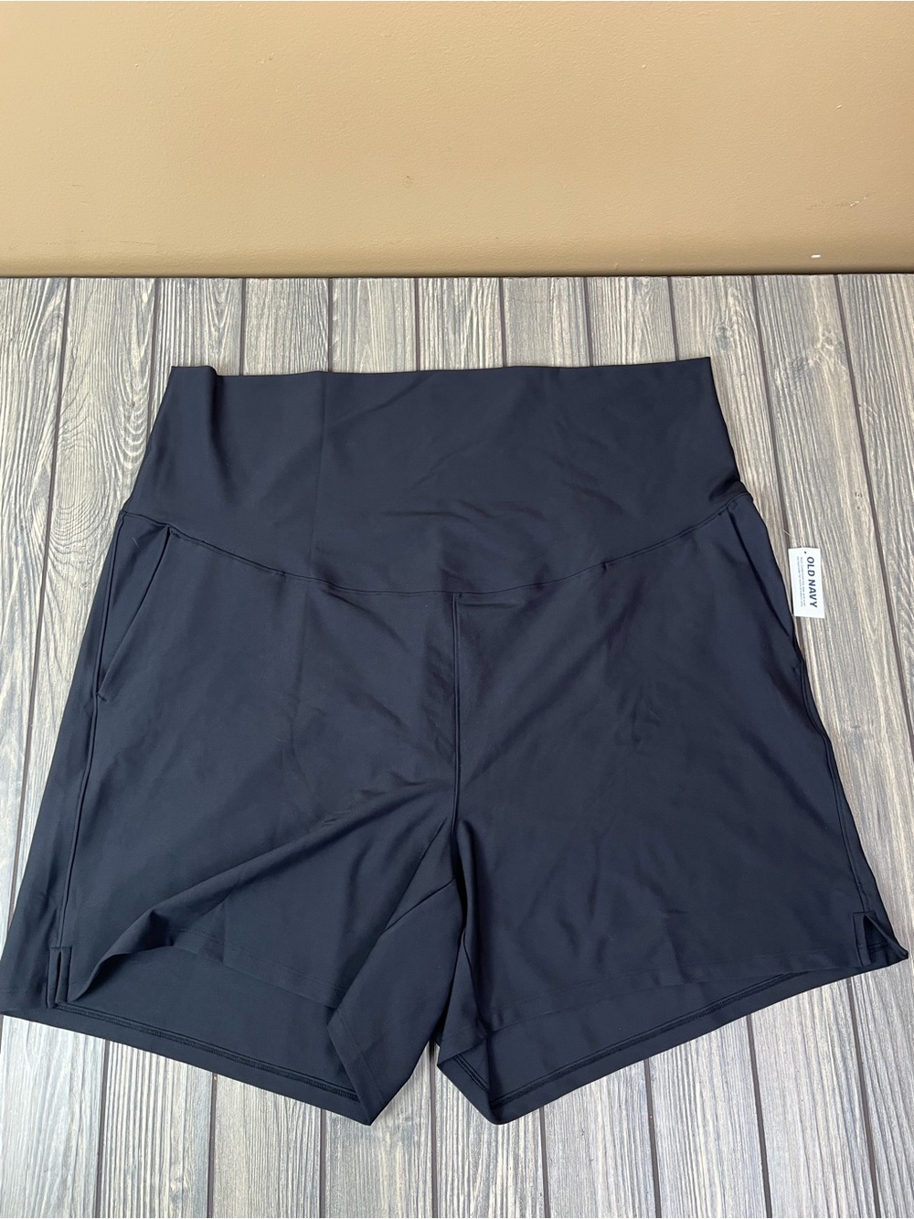 NEW Old Navy High Rise Go Dry Maternity Powersoft Black Shorts XL